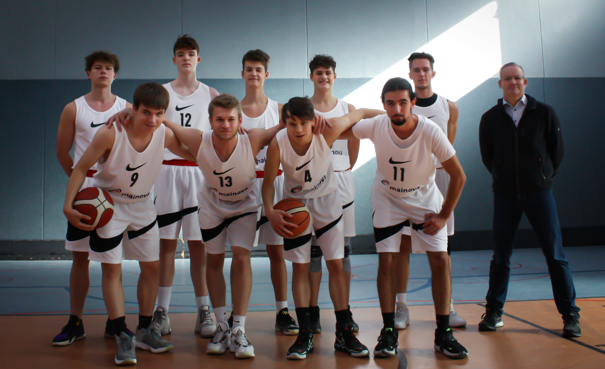 [Teamphoto mu18 1]